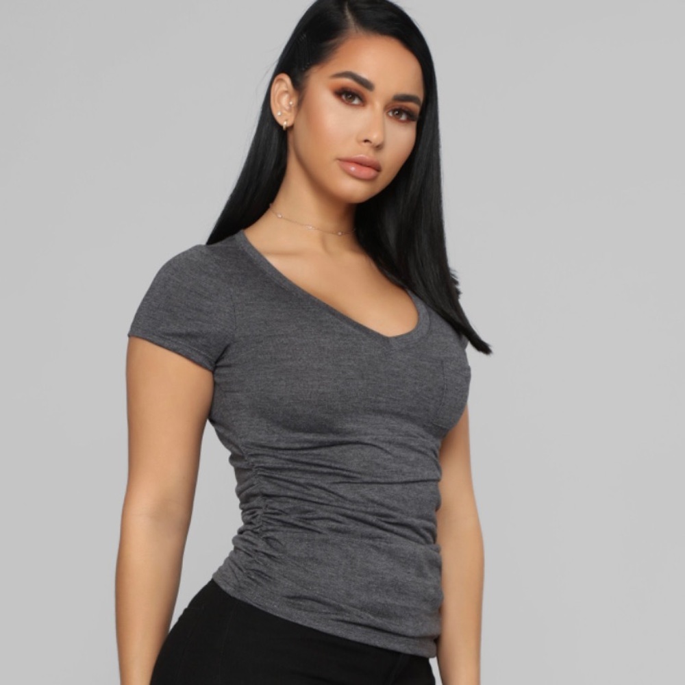 FASHION NOVA V NECK TEE